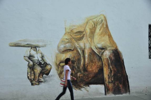 Belo e vistoso grafite no centro histórico de Popayan, na Colômbia